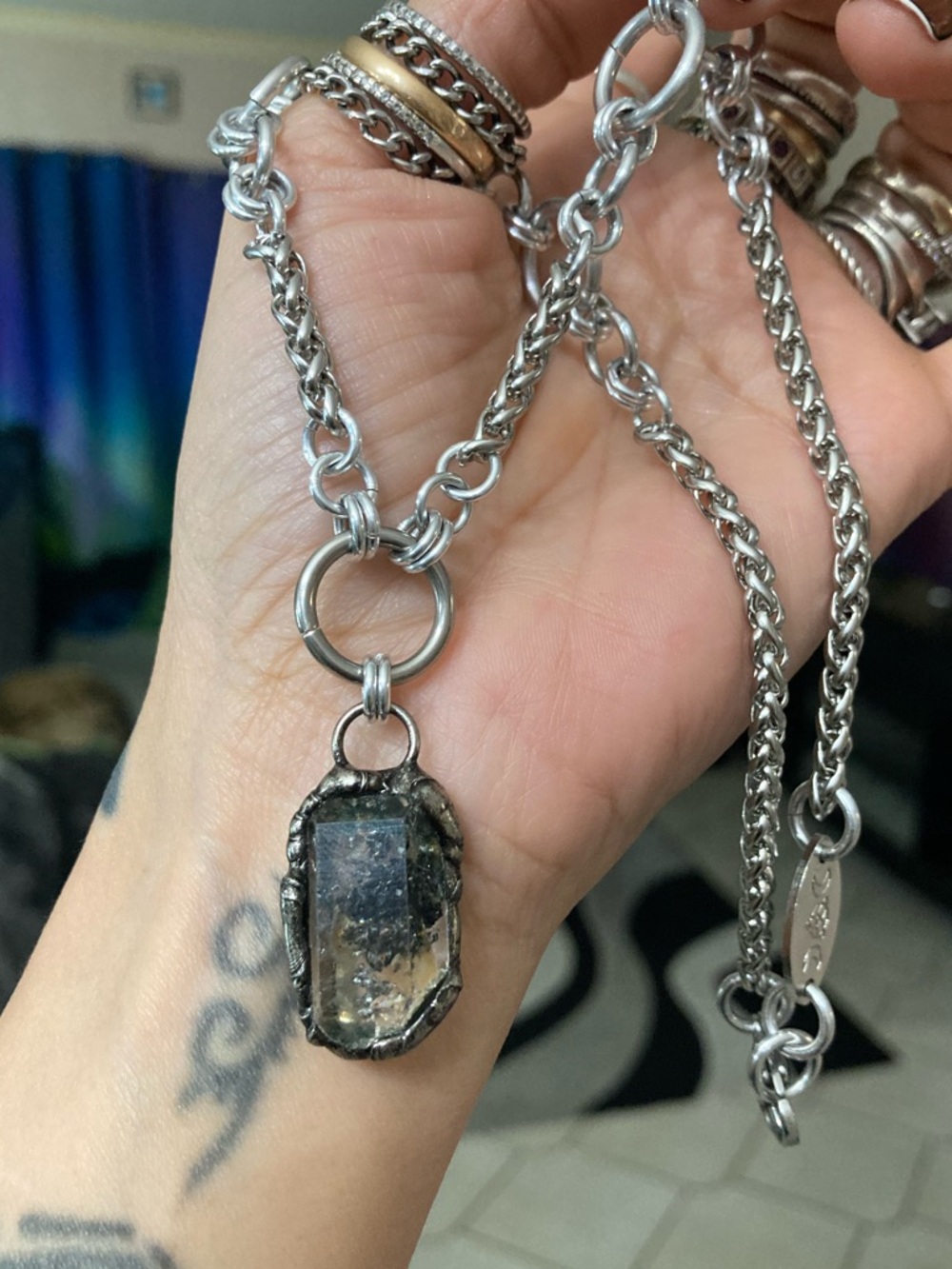 Smoky black herkimer diamond crystal on handmade maille stainless steel chain - Picture 14 of 15